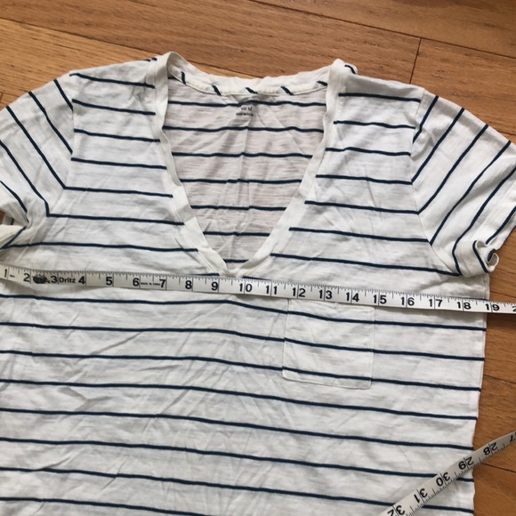 Madewell Whisper Cotton V-Neck w/ Pocket - Grey / Blue Thin Stripes - Picture 5 of 16
